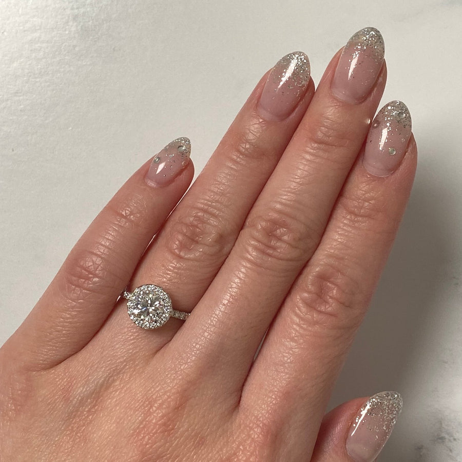 Round-cut Engagement Ring - DRJST01884