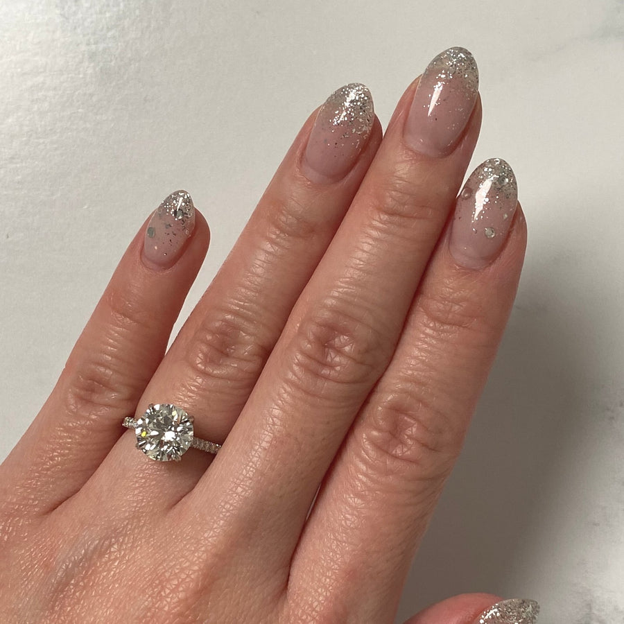 Round-cut Engagement Ring - DRJST02124