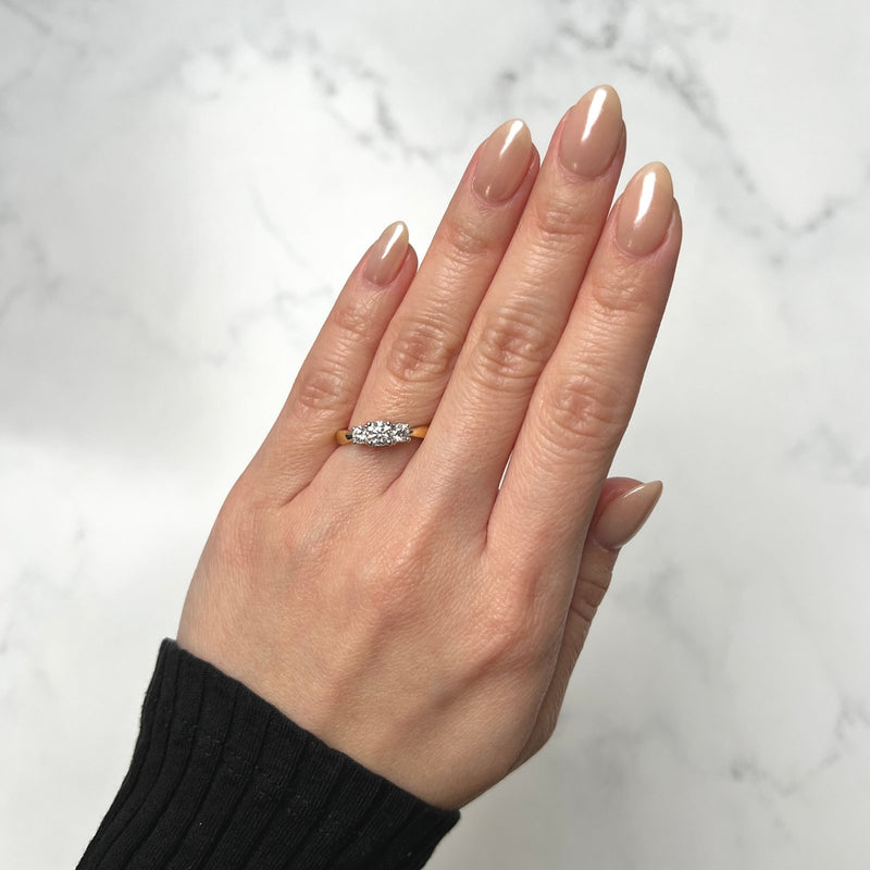 Round-cut Engagement Ring-Round-cut Engagement Ring - DRJST02801