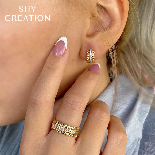 Shy Creation Diamond Laurel Wreath Huggie Earrings 0.20 CT-Shy Creation Diamond Laurel Wreath Huggie Earrings - SC55022941