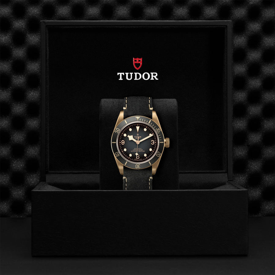TUDOR Black Bay Bronze 43mm -