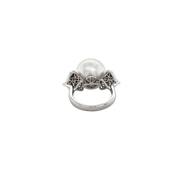 White South Sea Pearl Diamond Ring -